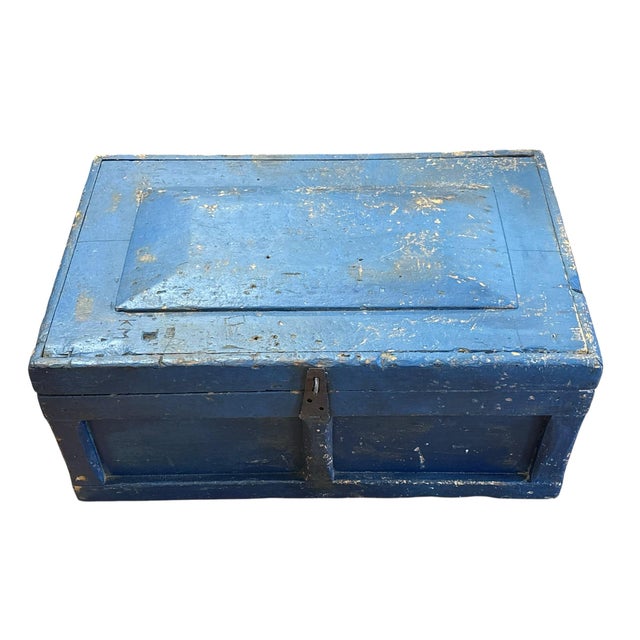 Antique American Primitive Painted Wooden Trunk For Sale - Image 4 of 10