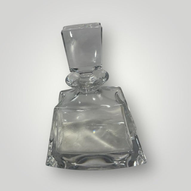Transparent 1970s Geometric Shannon Crystal Decanter With a Faceted Stopper For Sale - Image 8 of 12