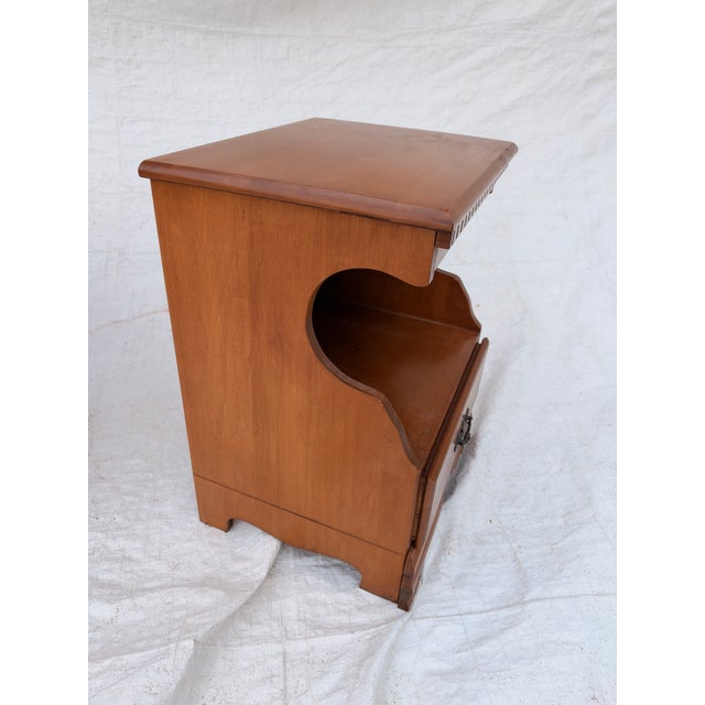 1970s Vintage Early American Colonial Solid Maple Open Cabinet Nightstands Set of 2 For Sale - Image 5 of 9