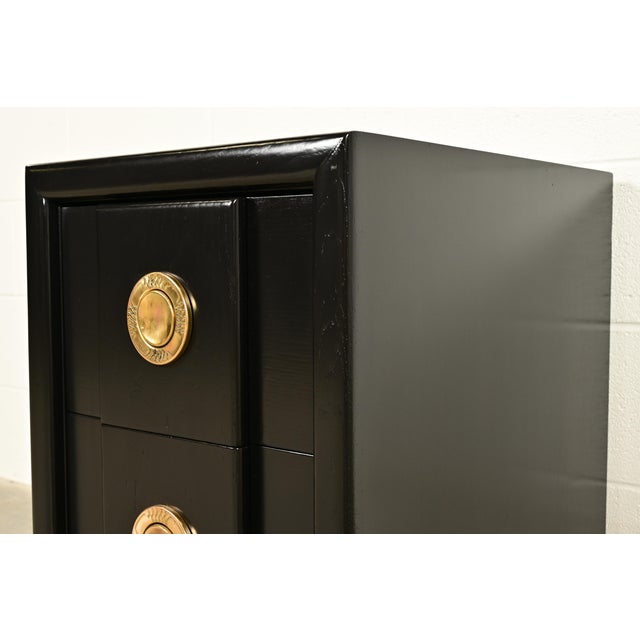 Karpen of California Mid-Century Modern Hollywood Regency Black Lacquered Nightstands | Circa 1950s For Sale - Image 10 of 15