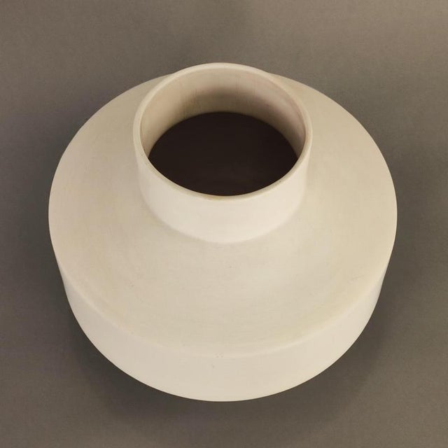 Large Italian White Ceramic Vases, 1970s, Set of 2 For Sale - Image 4 of 7