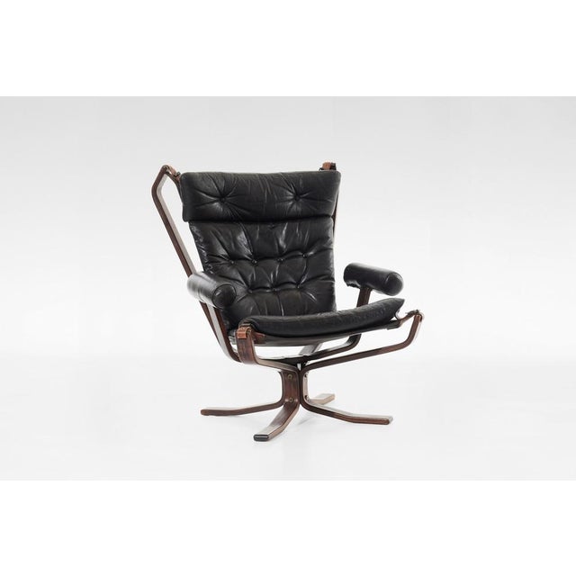 Wood Vintage High Back Superstar Chair in Black Leather by Sigurd Ressell for Trygg Møbler, 1970s For Sale - Image 7 of 7