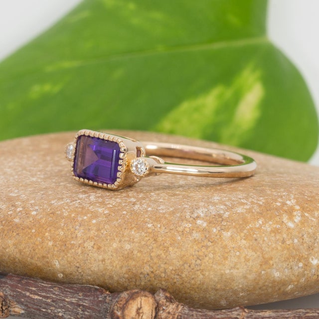 Amethyst Ring With Natural Diamonds Accents: Solid 14k Gold, Emerald Cut 7x5mm, Size 6.75 For Sale In Columbus - Image 6 of 9