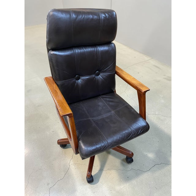 Mid-Century Scandinavian Modern Leather and Teak Swivel Chair, Norway, 1960s-1970s For Sale - Image 11 of 18