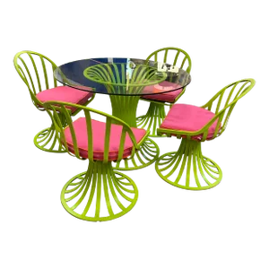Woodard Powder Coated Green Aluminum Patio Table With 4 Matching Chairs With Pink and Orange Cushions