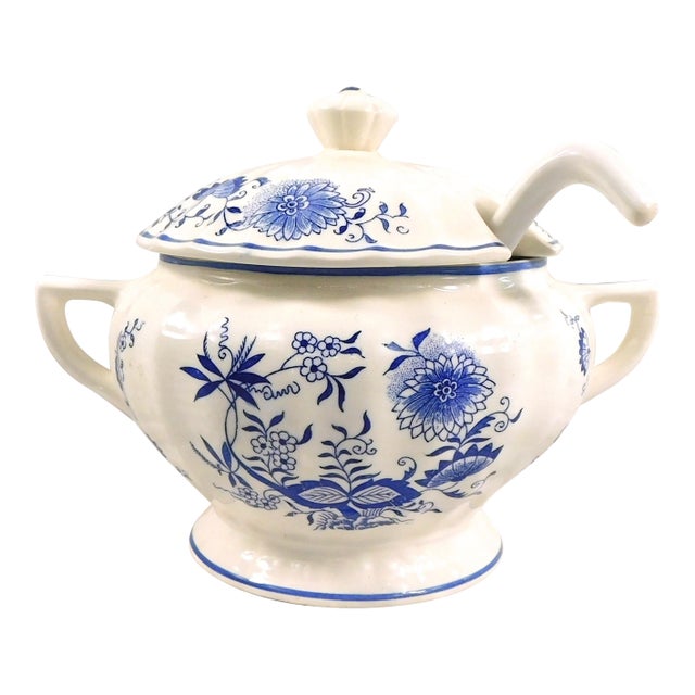 1960s Footed Covered Soup Tureen in Blue Onion For Sale