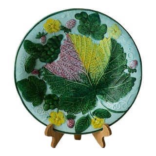 Wedgewood Leaves and Strawberries Vintage Plate For Sale
