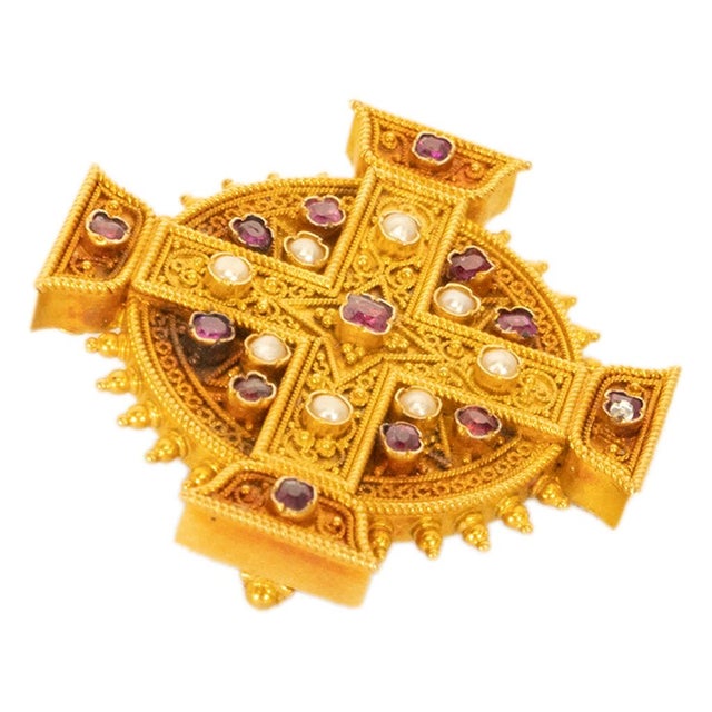 Gold Antique Italian Etruscan Revival 22k Gold Brooch Rubies & Pearls Marchesini 1870 For Sale - Image 8 of 16