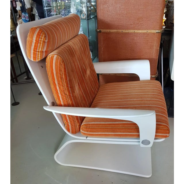 Mid-Century Modern Space Age Lounge Chair by Peter Ghyczy for Cor, 1970s For Sale - Image 3 of 6