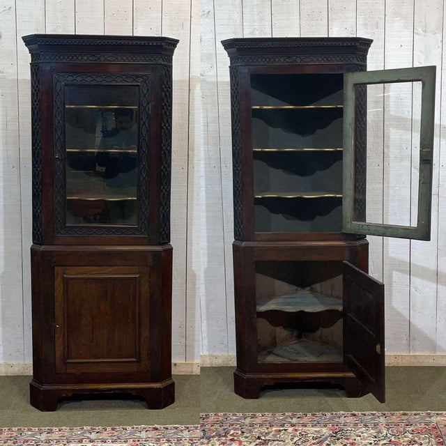 19th century English corner cabinet in walnut, mahogany and oak - L=70cm, H=1m81, D=49cm.