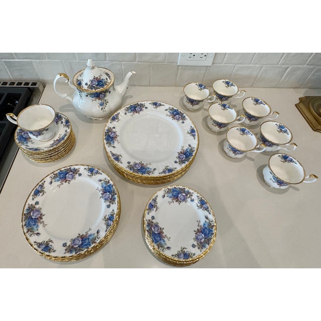 1980s Royal Albert Moonlight Rose Set - Made in England - Service for 8 - Mint / New: 41pc For Sale - Image 13 of 14