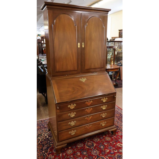 Kittinger Historic Newport Mahogany Chippendale Style Secretary Desk Dimensions : 45" Wide X 25.5" Deep X 82.5" Tall This...