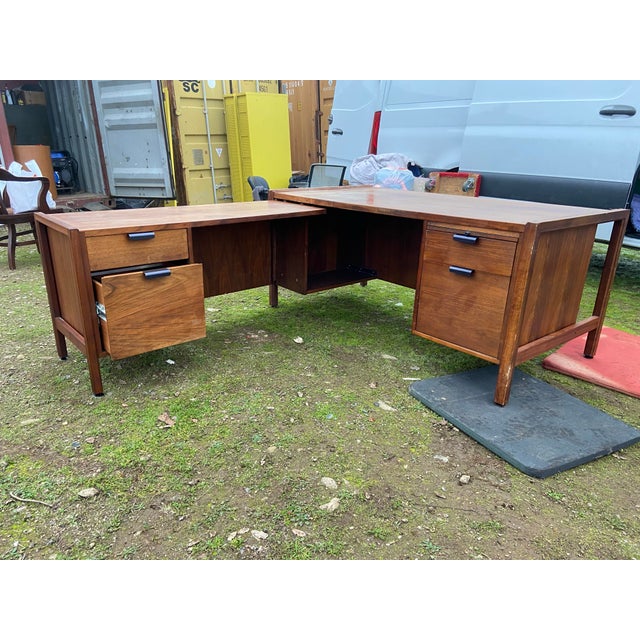 Chocolate Vintage Mid Century Modern Walnut Corner Desk For Sale - Image 8 of 12
