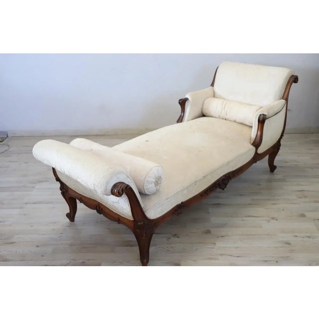 Antique Chaise Lounge in Walnut, 1800s For Sale - Image 4 of 16