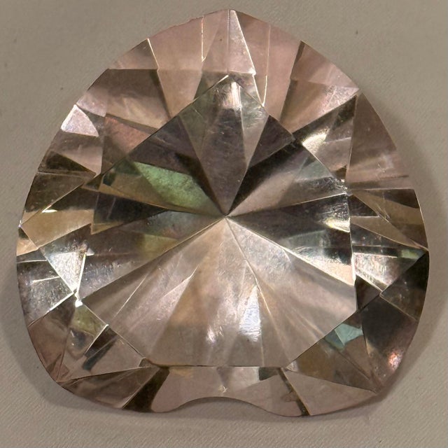 Tiffany and Co. Tiffany Style Faceted Pink Heart Paper Weight For Sale - Image 4 of 10