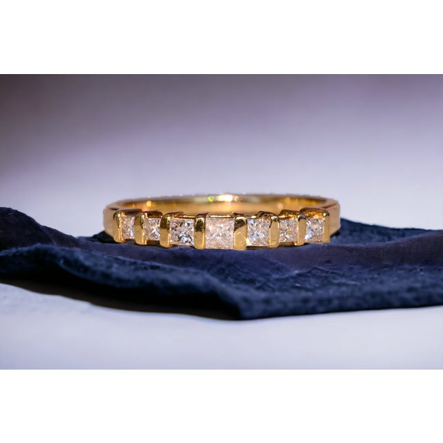 Contemporary The Kerwin Road: Bar Set Princess Cut Natural Diamond Ring in Yellow Gold For Sale - Image 3 of 11