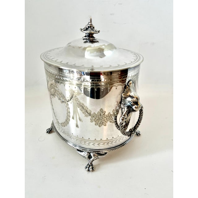 English Silver Plate Tea Caddy with Lion & Ring Handles For Sale In Los Angeles - Image 6 of 8