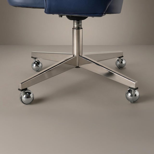Saarinen Executive Arm Chair in Ink Blue Leather on Stainless Steel Base by Knoll For Sale In New York - Image 6 of 9