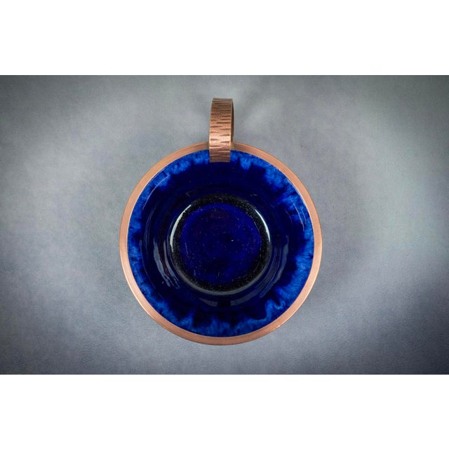 Cobalt Blue Flamed Glazed Earthenware Bowl with Handle and Hammered Metal Mount by André Villien, Paris, 1910-1920 For Sale - Image 9 of 11