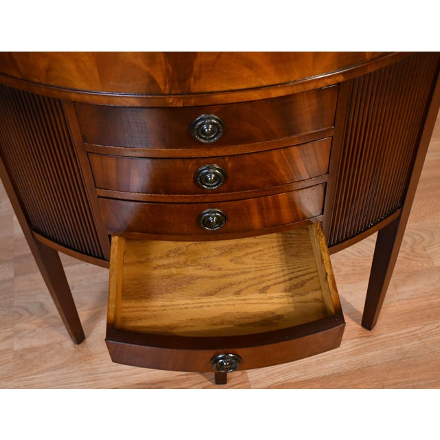 1940s English Regency Mahogany Corner Etageres Display Cabinet For Sale - Image 12 of 13