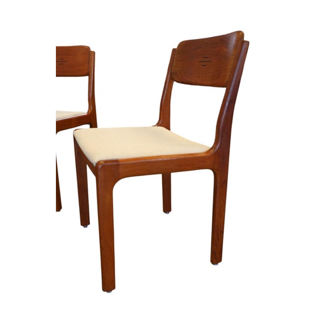 Mid-Century Modern Model 59 Chairs by Henning Kjærnulf for Vejle Stole-og Møbelfabrik, Denmark, 1960s, Set of 4 For Sale - Image 3 of 13