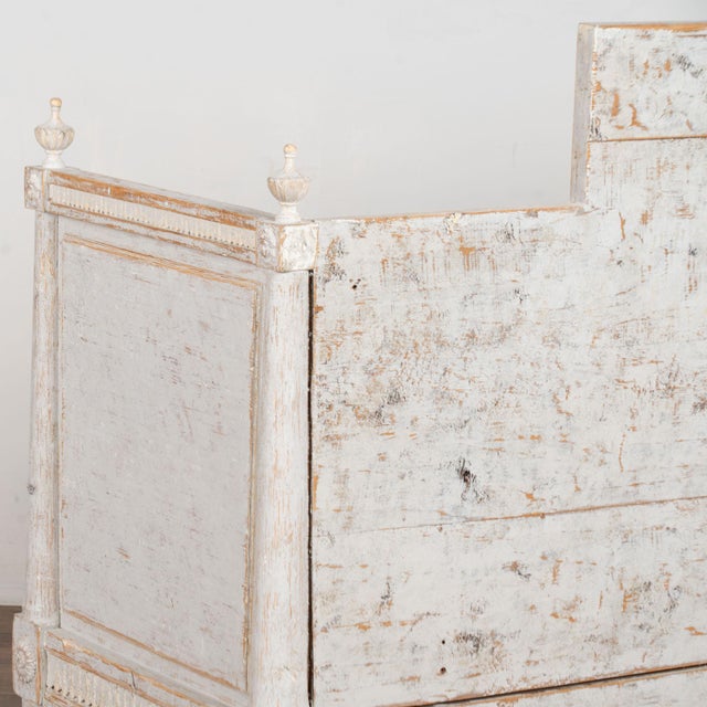 Early 19th Century White Swedish Gustavian Bench Settee With Egg and Dart Carving For Sale - Image 12 of 13