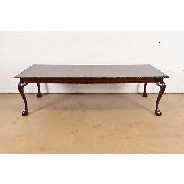 English Henredon Style Chippendale Carved Mahogany Extension Dining Table, Newly Refinished For Sale - Image 3 of 14