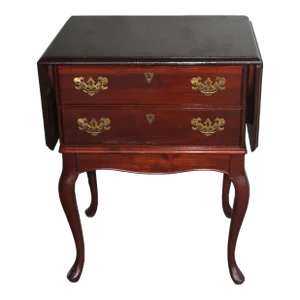 1950's Queen Anne Style Accent Side /Table Extending Sides