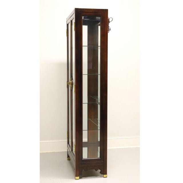 1980s Vintage American of Martinsville Mahogany Asian Chinoiserie Curio Display Cabinet For Sale In Detroit - Image 6 of 7
