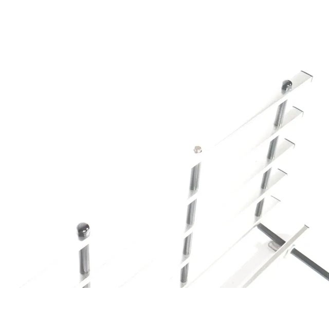 The hooks can be adjusted as desired.