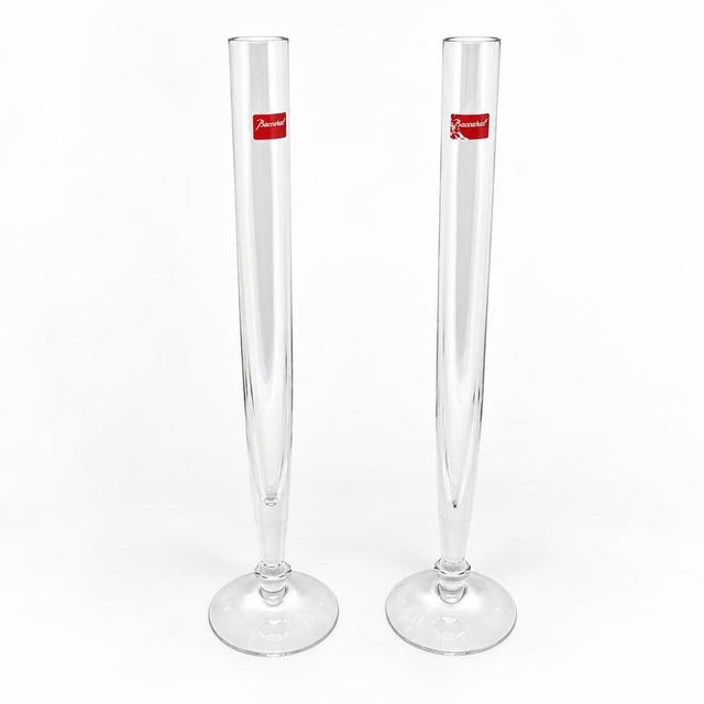 Baccarat - Savinel & Rozé - Pair of “Vega” crystal soliflore vases - France, circa 1995. Elegant pair of transparent...