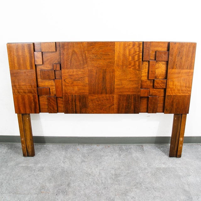 High end and well made Lane Pueblo Headboard in Queen size. Furniture or modern art? This piece offers abstract design and...