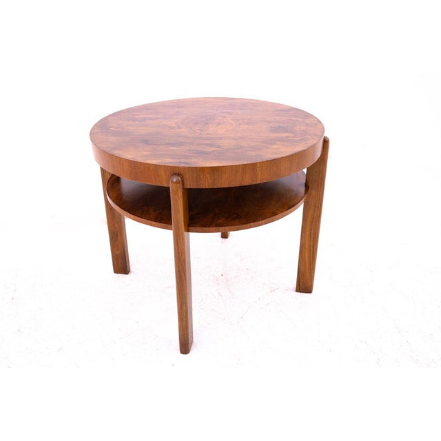 Art Deco round table, Czech Republic, 1930s. Very good condition. Wood: walnut Dimensions: height 67 cm, diameter 80 cm