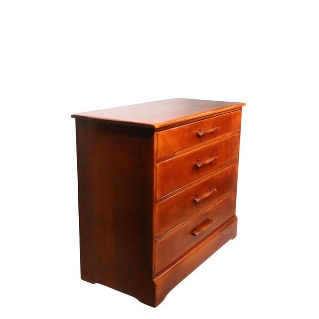Five drawer Cushman Colonial dresser from the classic Peter Stuyvesant series. The chest features four deep and wide...