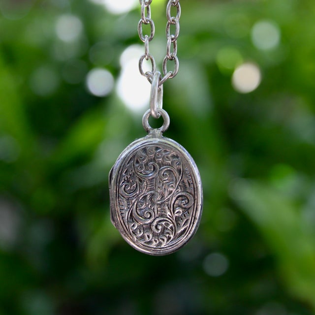 Late 19th Century Victorian Sterling Silver Mizpah Hand Engraved Locket For Sale - Image 10 of 12