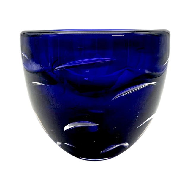 Orrefors Cobalt Blue Art Glass Bowl by Lars Hellsten Signed Lh 5149-13 7.25" For Sale - Image 9 of 14