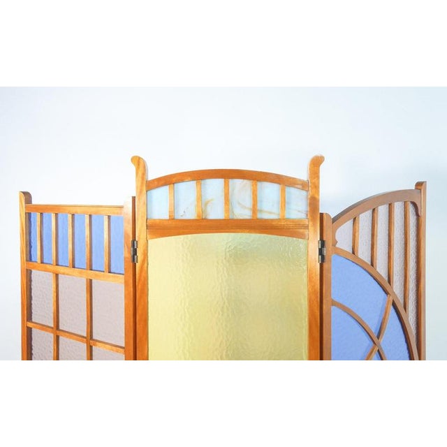 Art Nouveau Screen in Wood and Polychrome Glass For Sale - Image 3 of 16