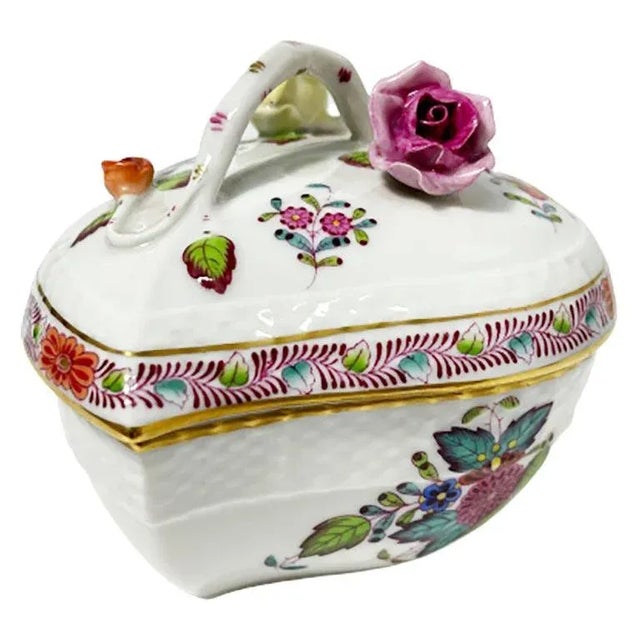 Chinese Bouquet Apponyi Multi-Colored Porcelain Heart Shaped Bonbonniere from Herend For Sale - Image 6 of 6