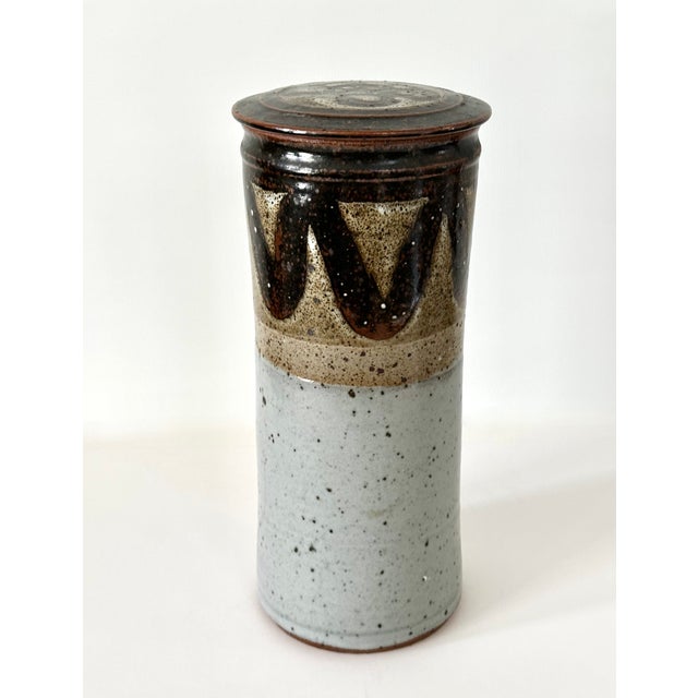 1970s Tall Lidded Stoneware Studio Pottery Jar by Bob Hasselle for Clifton Earthworks Pottery For Sale - Image 5 of 15