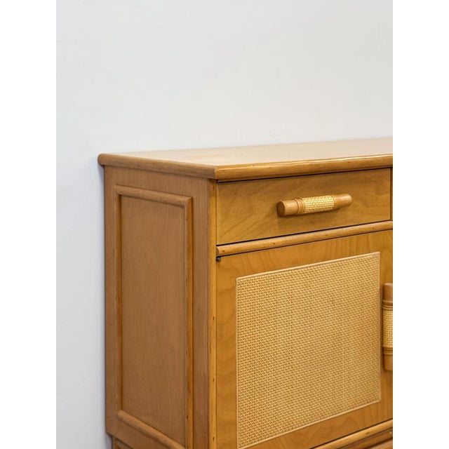 Mid 20th Century Vintage Coastal Wicker Rattan Blonde Buffet Natural Wood Two Drawer Cabinet For Sale - Image 5 of 18