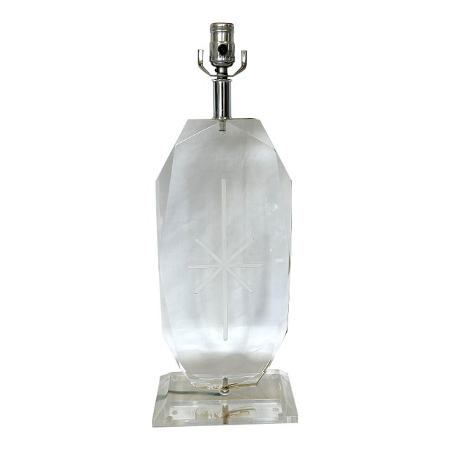 Vintage Lucite Gem Edge Faceted Table Lamp With Starburst Etching For Sale