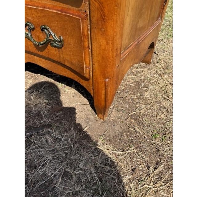 18th Century French Louis XV Cherrywood Chest of Drawer / Commode For Sale - Image 14 of 17