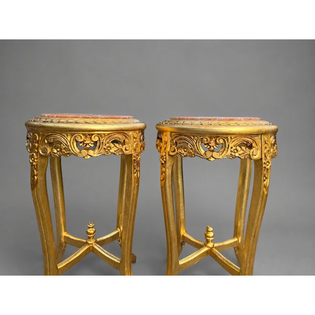 French 1950s Artisan Louis XVI Gold Beech Marble Side Tables-Pair For Sale - Image 3 of 12