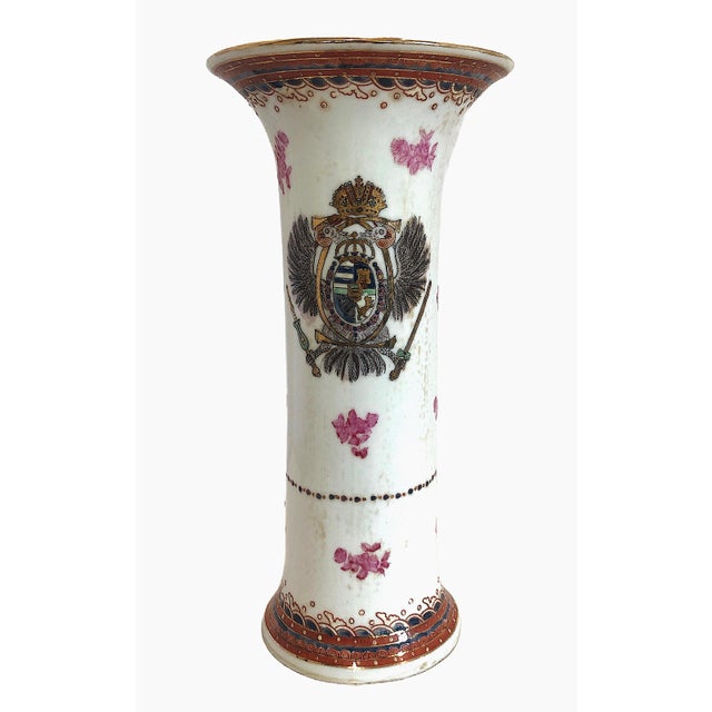 Chinese-Export Style Armorial Porcelain Vase For Sale - Image 4 of 10