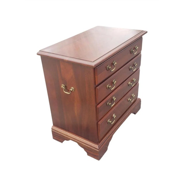 A beautiful Chippendale 4-drawer Mahogany Bedside Commode Chest Of Drawers in great condition. Flawless drawers with...