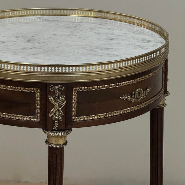 19th Century French Louis XVI Mahogany Marble Top Gueridon ~ Round End Table For Sale - Image 10 of 17