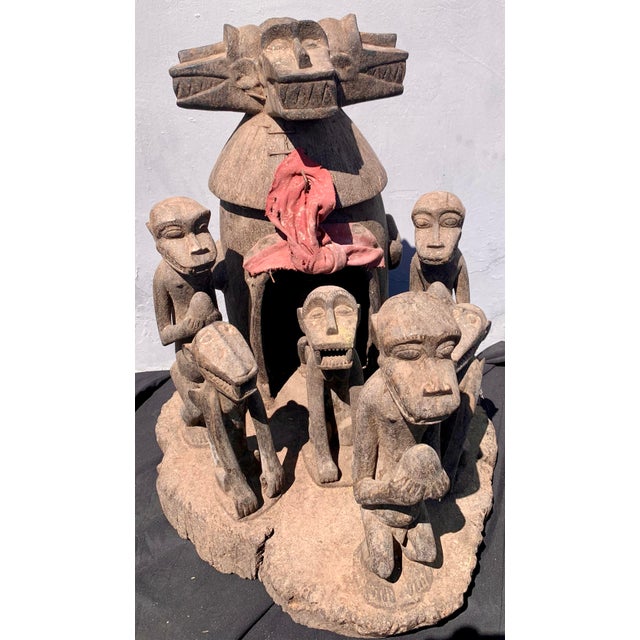 Brown Mid 20th Century Monumental Brutalist Mambila Tribal Shrine Sculpture - Multi-Head Zoomorphic Carving, 27" Wide For Sale - Image 8 of 12