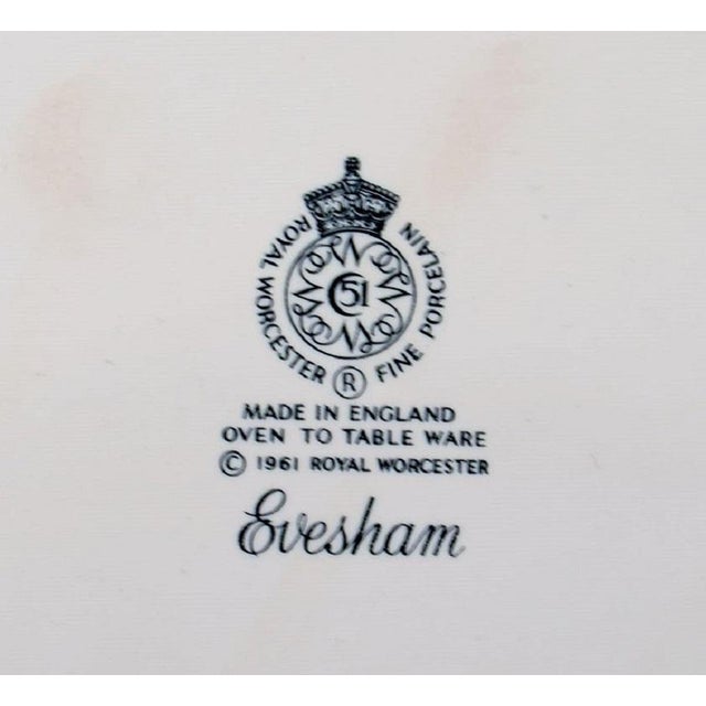White English Large Evesham Lidded Tureen in Porcelain from Royal Worcester, 1980s For Sale - Image 8 of 9
