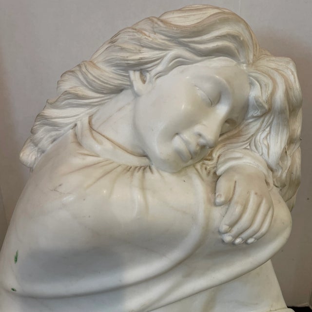 White marble sculpture young girl seating and relaxing. Heavy piece. Circa : 1940 Origin : Italy