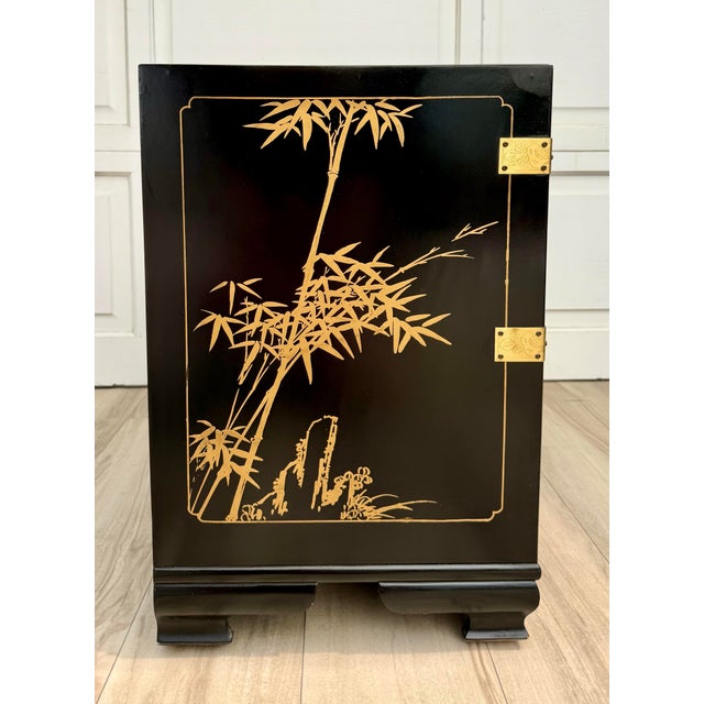 Vintage Chinese Hand-Painted Black Lacquer Chinoiserie Nightstand Side Cabinet For Sale - Image 9 of 17